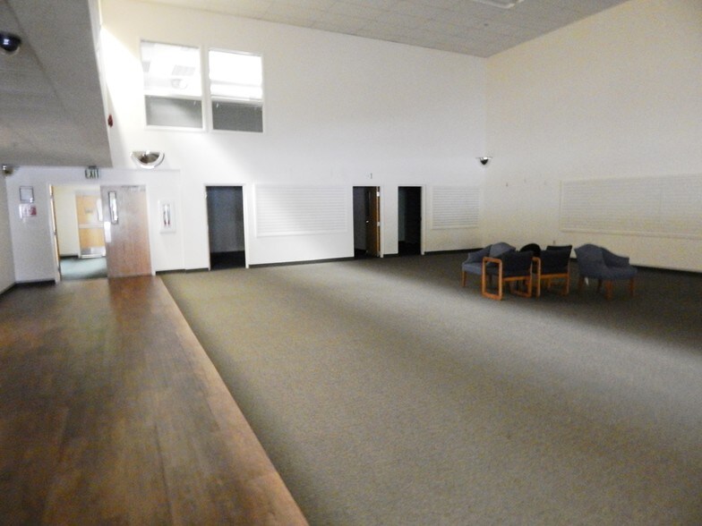 More Photos Of 2475 NW Stewart Pky, Roseburg General Retail For Lease