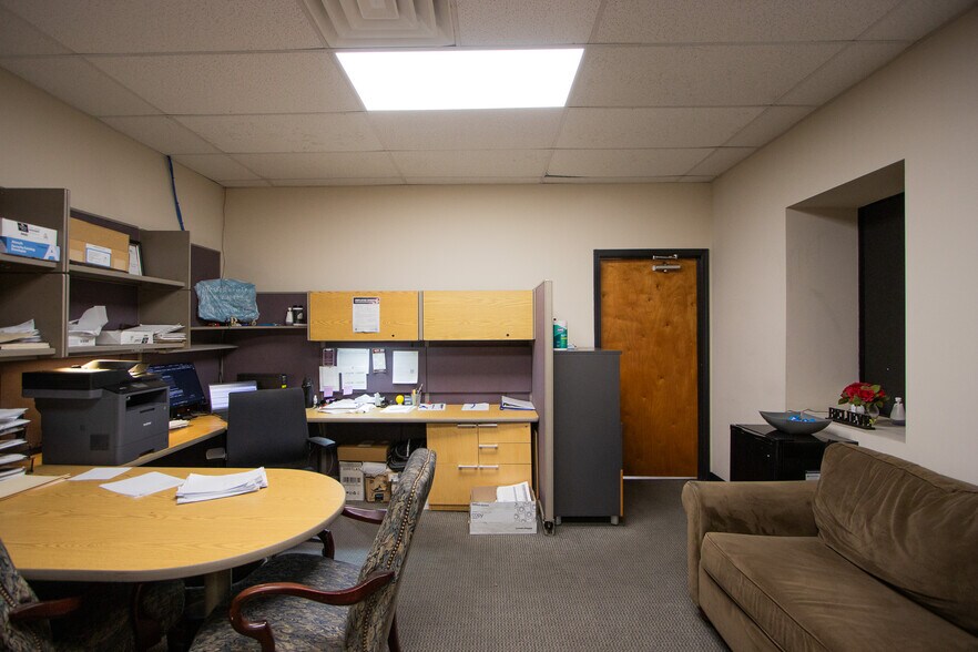 More Photos Of 120 Fontaine Ctr, Columbia Warehouse For Sale