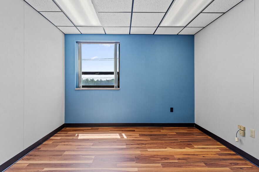 More Photos Of 63 Barlow Rd, Binghamton Distribution For Lease