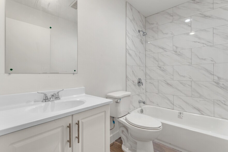 More Photos Of 707 W 80th St, Los Angeles Land For Sale