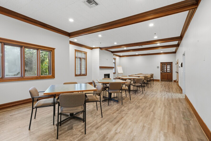 More Photos Of 450 Towne Center Blvd, Ridgeland Skilled Nursing Facility For Sale