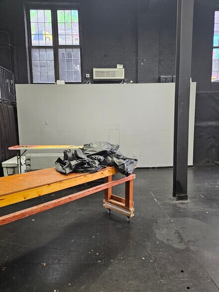 More Photos Of 86-90 Forrest St, Jersey City Warehouse For Lease
