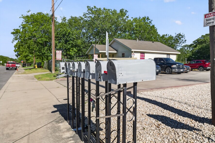 More Photos Of 926 Drury Ln, San Antonio Apartments For Sale
