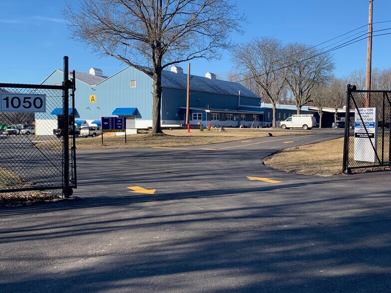 More Photos Of 1048-1050 Lower South St, Peekskill Manufacturing For Lease