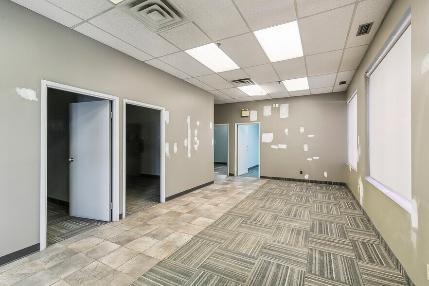 More Photos Of 6885-6895 Menway Ct, Mississauga Warehouse For Lease