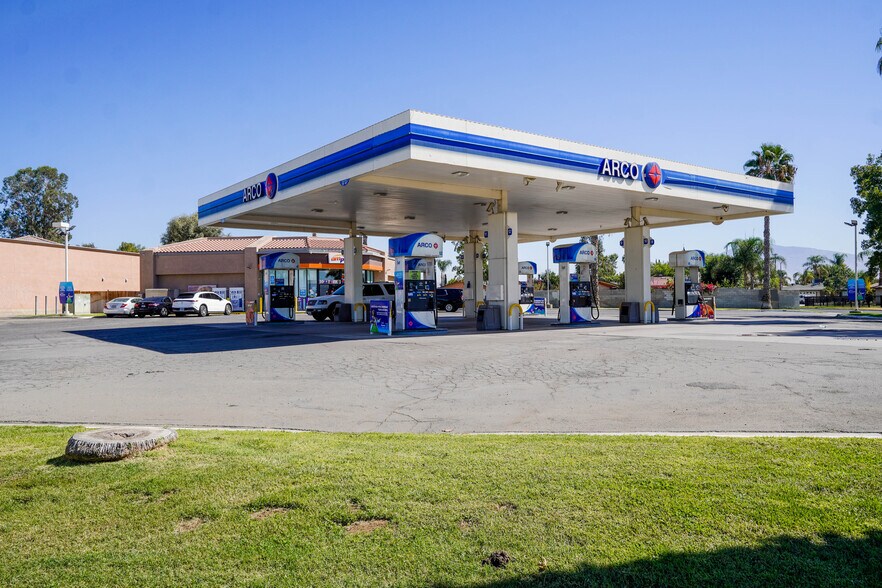 More Photos Of 8116 Lamont St, Lamont Service Station For Sale