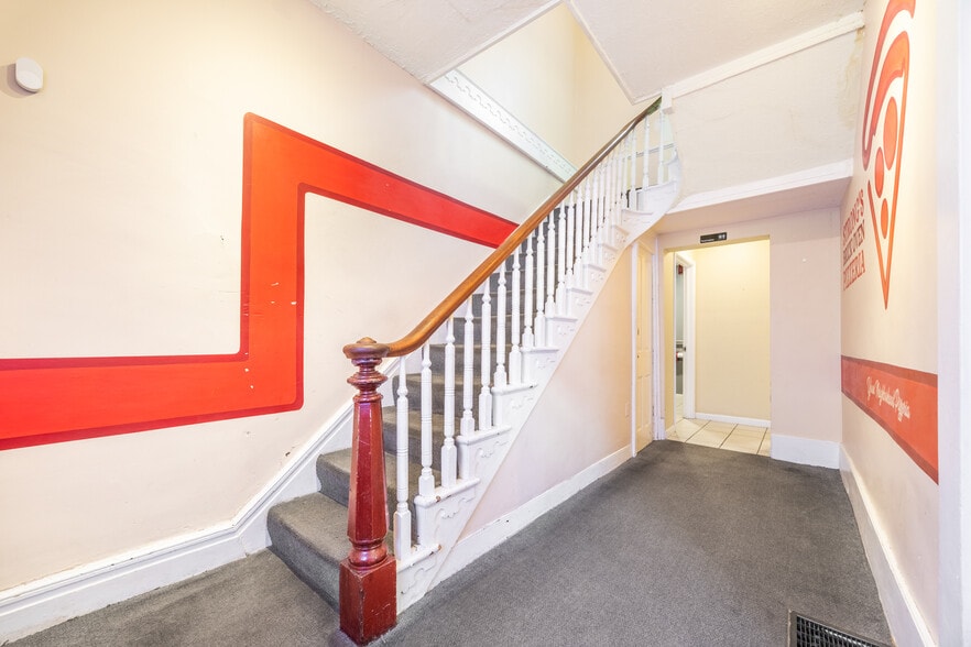 More Photos Of 336 Monmouth St, Newport Restaurant For Sale