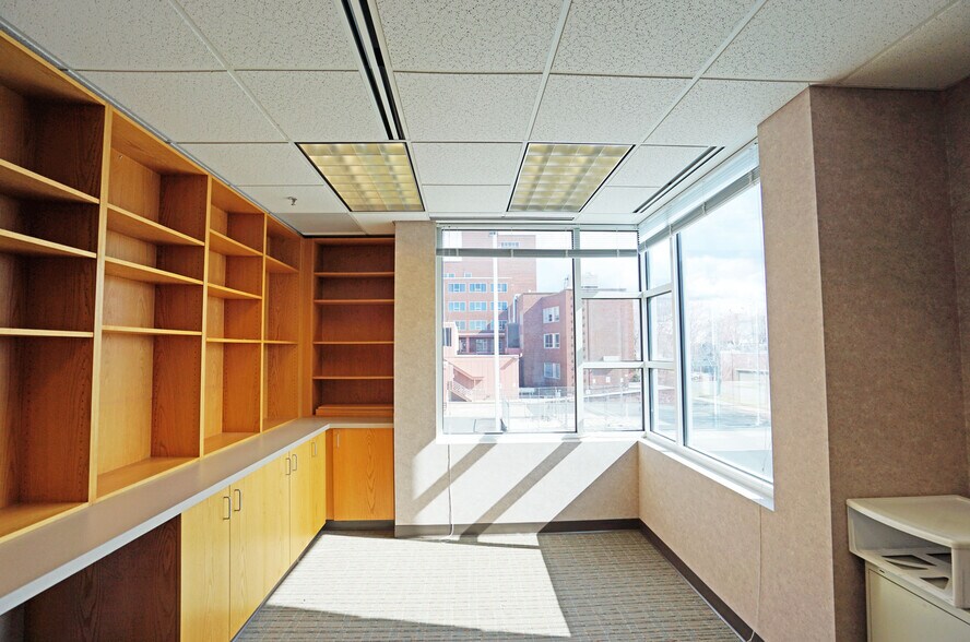 More Photos Of 1005 W Walnut St, Yakima Medical For Lease