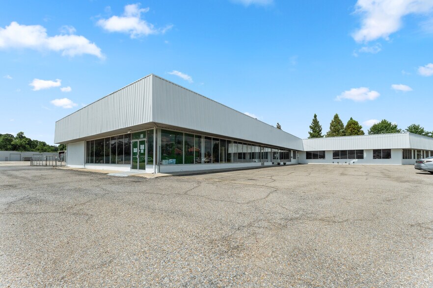 More Photos Of 947 Florida Ave SW, Denham Springs Flex For Sale