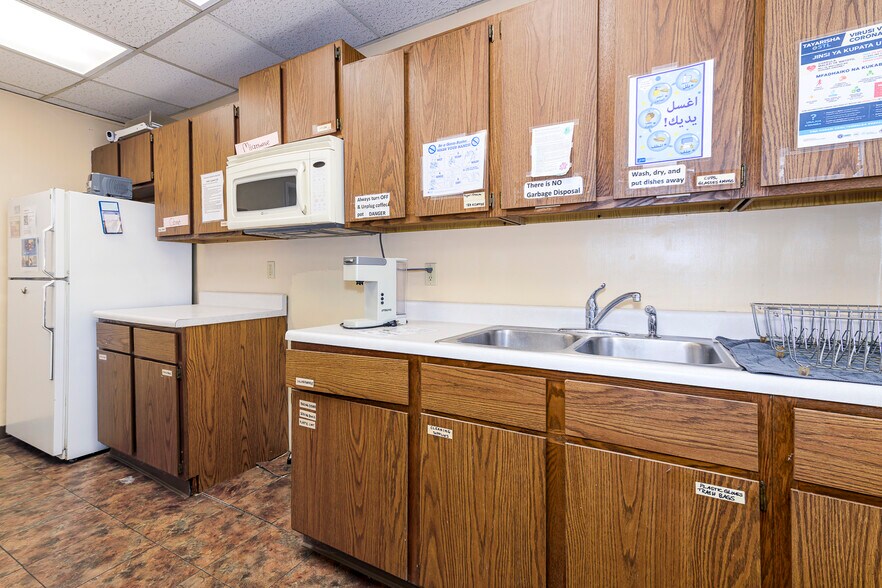 More Photos Of 4019 S Grand Blvd, Saint Louis Flex For Sale