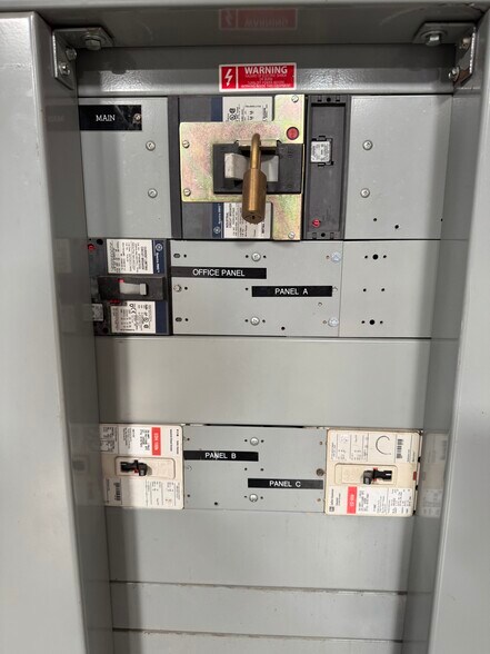 More Photos Of 138 W Harris Ave, South San Francisco Warehouse For Lease