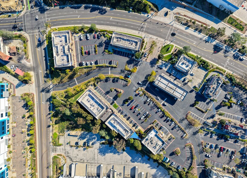 More Photos Of 3211-3295 Business Park Dr, Vista Unknown For Lease