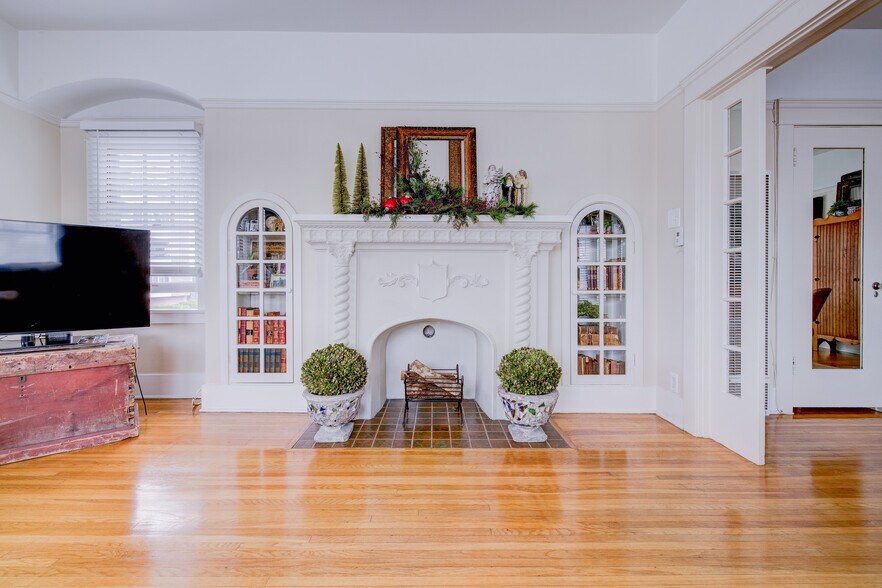 More Photos Of 1701 E Ocean Blvd, Long Beach Apartments For Sale