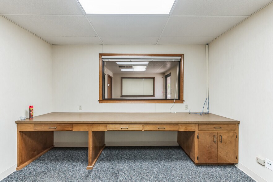 More Photos Of 1611 Old Granger Rd, Taylor Office For Lease