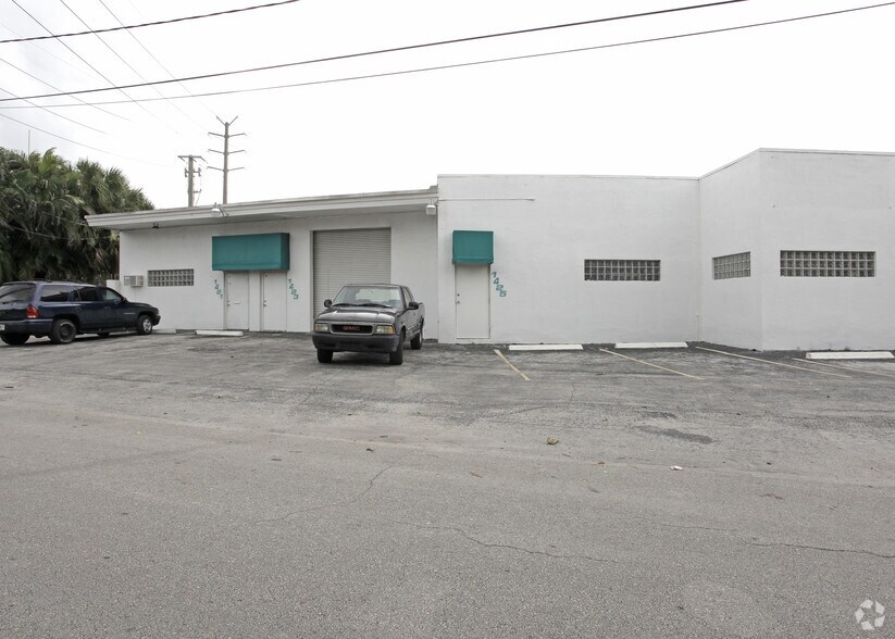 More Photos Of 1421-1439 NE 13th Ave, Fort Lauderdale Warehouse For Lease