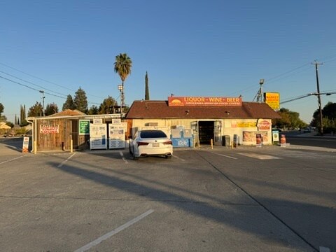 Primary Photo Of 527 S Sunrise Ave, Madera Freestanding For Sale