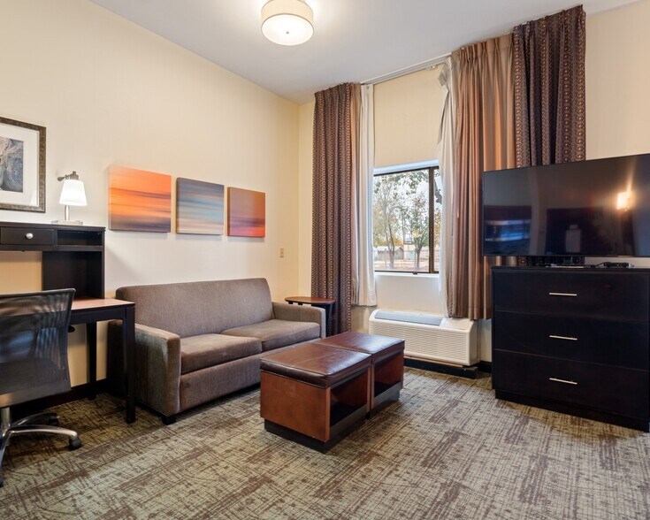 More Photos Of 2515 19th St, Lubbock Hotel For Sale