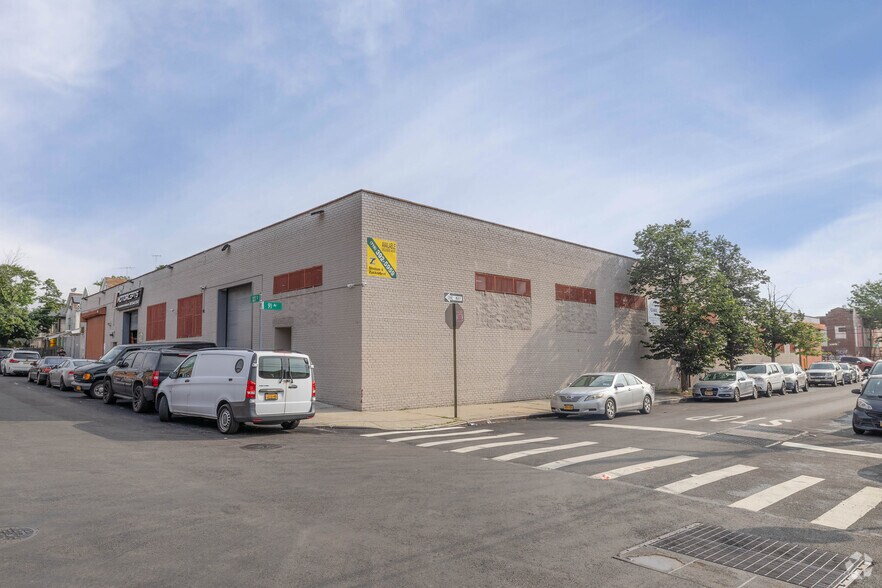 More Photos Of 89-48 129th St, Richmond Hill Warehouse For Lease