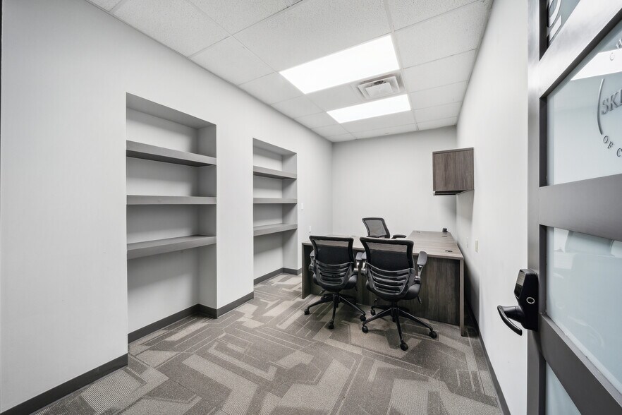 More Photos Of 219 E Rogers Blvd, Skiatook Storefront Retail Office For Sale