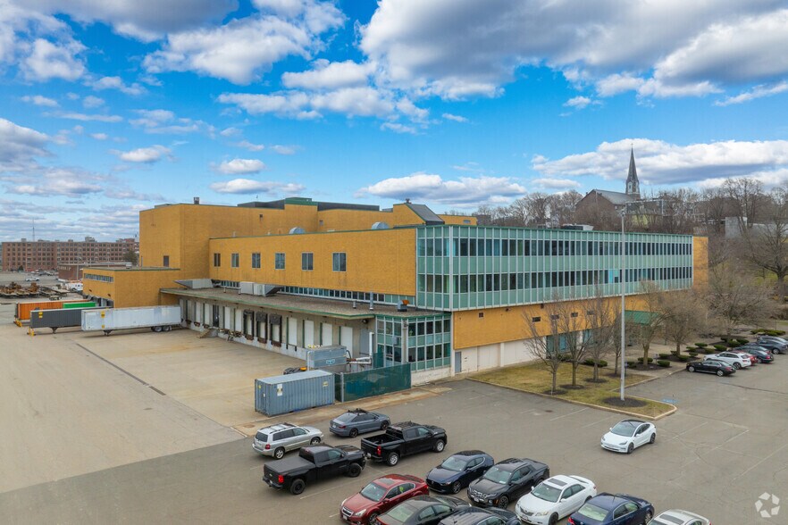 More Photos Of 465 Medford St, Charlestown Office For Lease