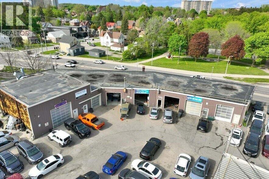 More Photos Of 178 Louisa St, Kitchener Auto Dealership For Sale