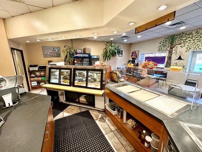 More Photos Of 136-154 Rifle Camp Rd, Woodland Park General Retail For Sale