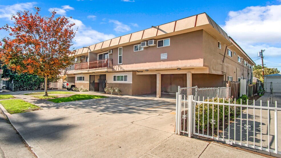More Photos Of 423 N Harvard Blvd, Los Angeles Apartments For Sale