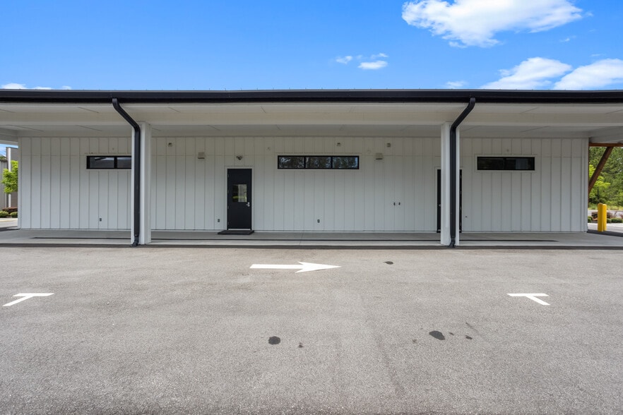 More Photos Of 119 Persimmon St, Bluffton Freestanding For Sale