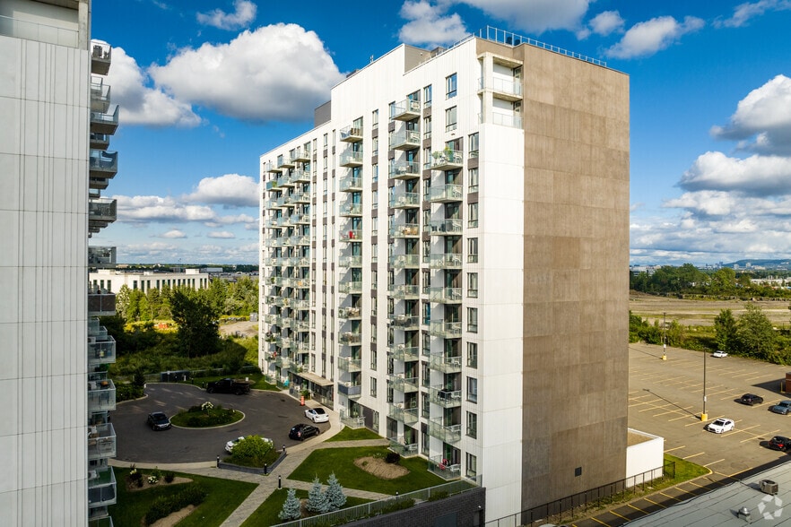 More Photos Of 2990 Boul Saint-Martin O, Laval Apartments For Sale