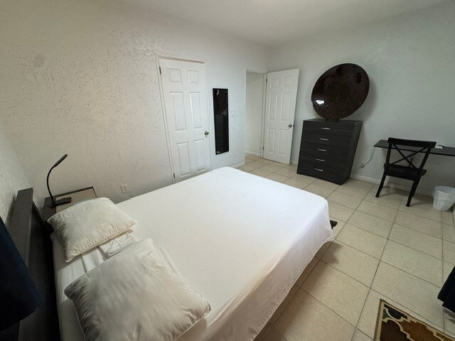 More Photos Of 300 Georgia St, Hollywood Apartments For Sale