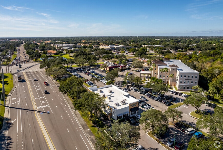 More Photos Of 5831 Bee Ridge Rd, Sarasota Medical For Lease