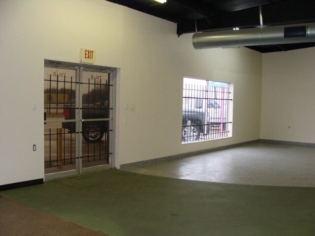 More Photos Of 710 E IH 30, Garland Freestanding For Lease