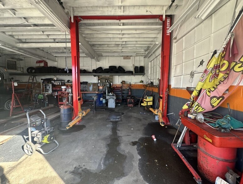 More Photos Of 1423 S Park Ave, Buffalo Auto Repair For Sale