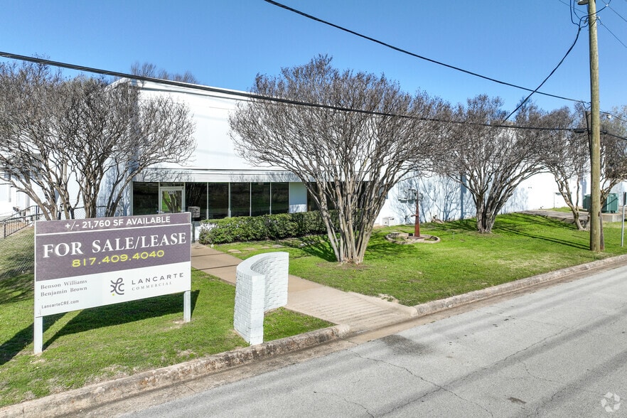 Primary Photo Of 4116 Cockrell Ave, Fort Worth Distribution For Lease