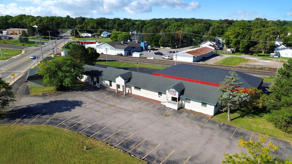 More Photos Of 320 E Grand Blanc Rd, Grand Blanc Office For Lease