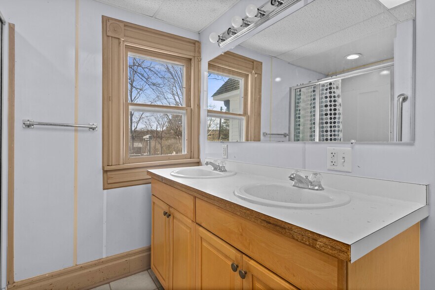 More Photos Of 7596 E State St, Central Lake Apartments For Sale