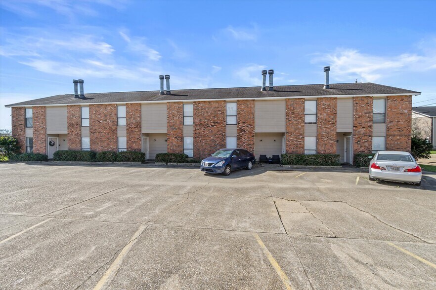 More Photos Of , Baton Rouge Multifamily For Sale