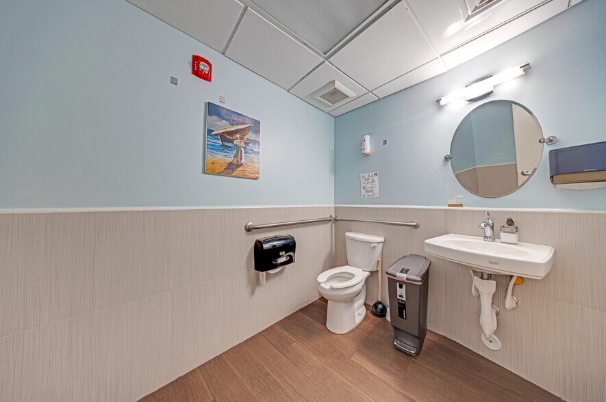 More Photos Of 1693 SW 27th Ave, Miami Office For Sale