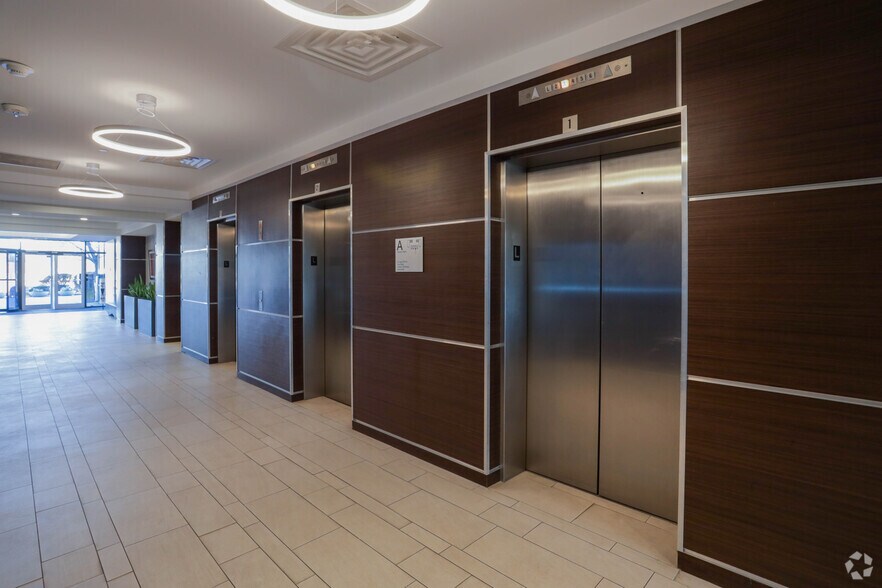 More Photos Of 900 US Highway 9 N, Woodbridge Office For Lease