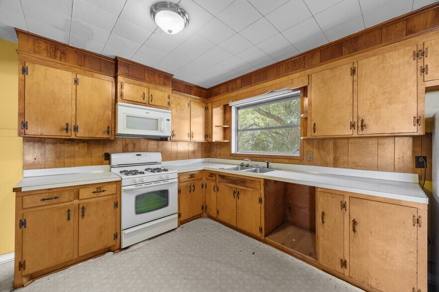 More Photos Of 1085 Old US 421, Lillington Industrial For Sale