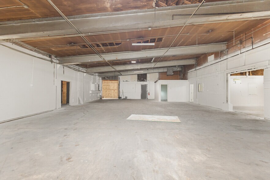 More Photos Of 806 Ramseur St, Durham Warehouse For Lease