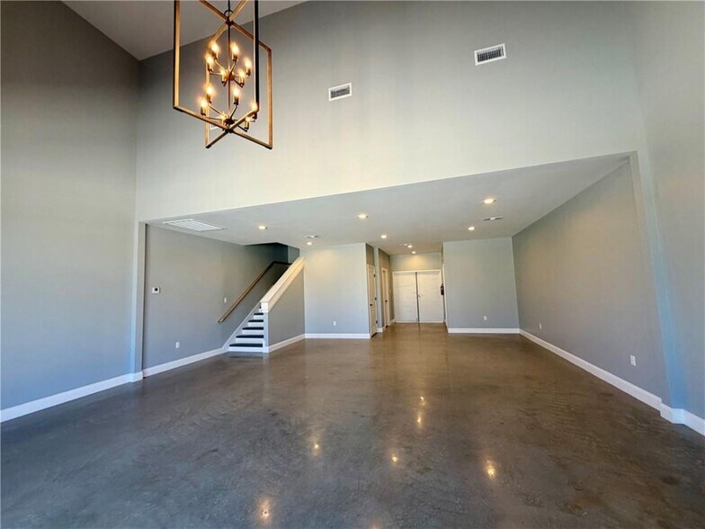 More Photos Of 1100 SW Railroad Ave, Ponchatoula Flex For Lease