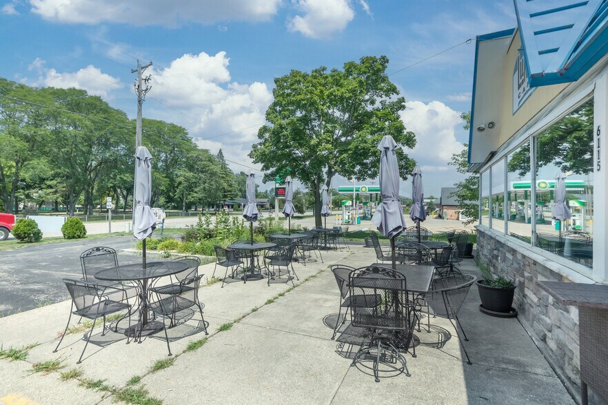 More Photos Of 6115 US Highway 51, McFarland Fast Food For Sale