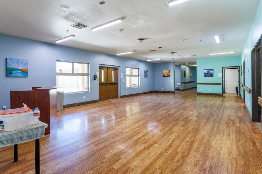 More Photos Of 16286 S Sunland Gin Rd, Arizona City Rehabilitation Center For Sale