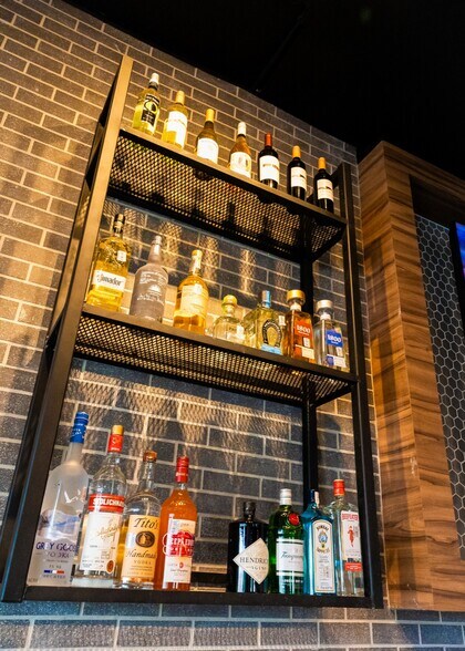 More Photos Of 6501 North Fwy, Fort Worth Restaurant For Sale