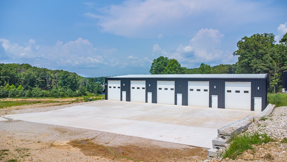 More Photos Of 100 Man Cave, Sunrise Beach Self Storage For Sale