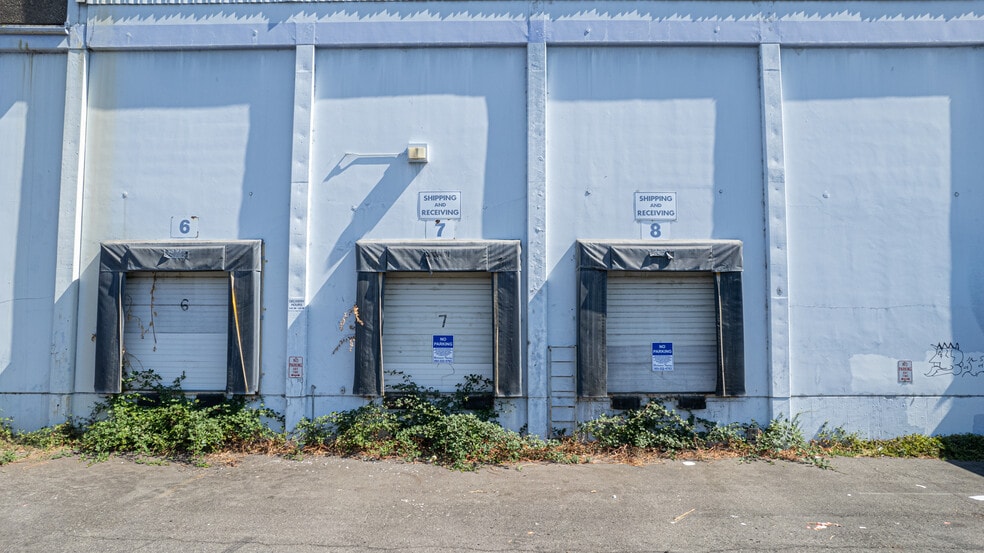 More Photos Of 9300 N Decatur St, Portland Warehouse For Sale