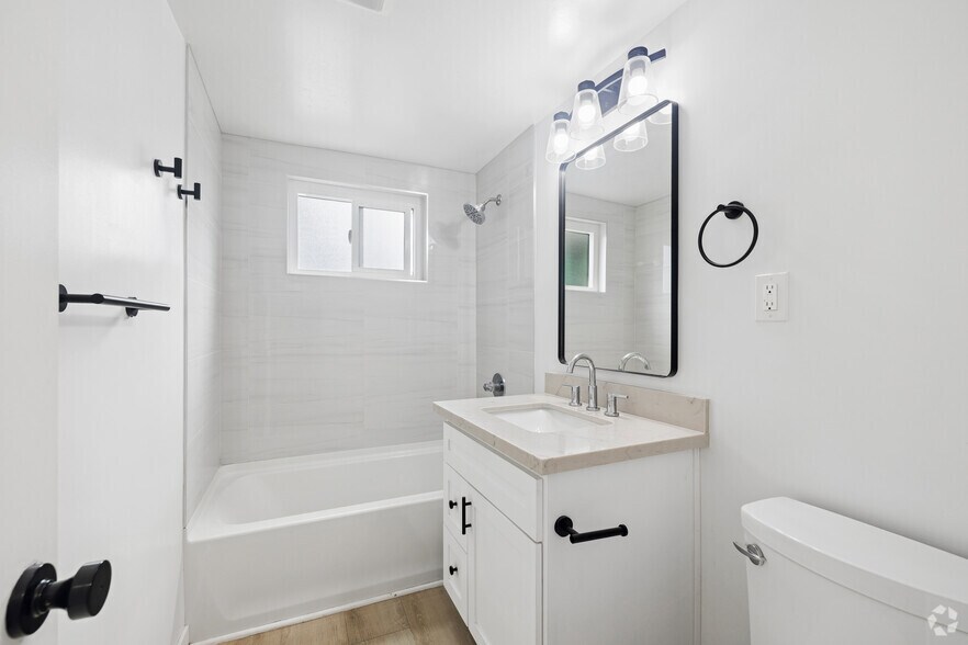 More Photos Of 7323 Valmont St, Tujunga Apartments For Sale