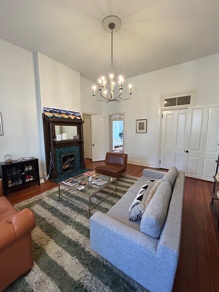 More Photos Of 1307 6th Ave N, Nashville Office For Lease