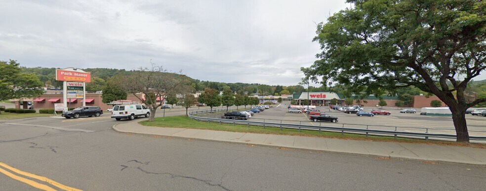 More Photos Of 800-840 Hooper Rd, Endwell Restaurant For Lease